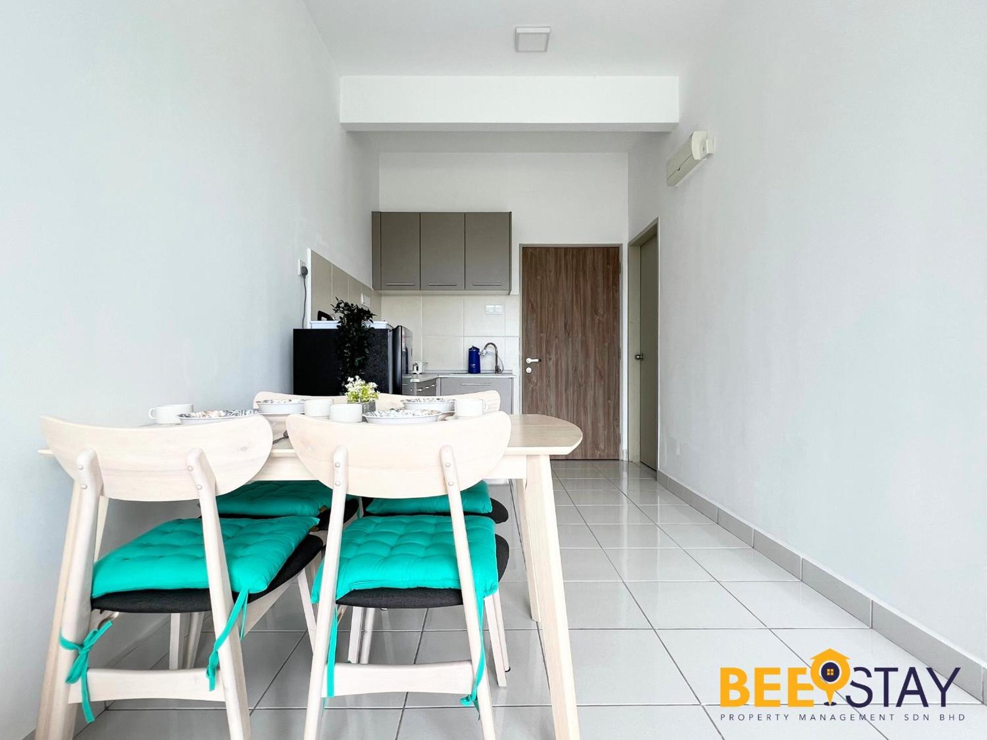 Residensi Lili 10 Mins To Aeon Nilai Shopping Mall Pool View 5pax