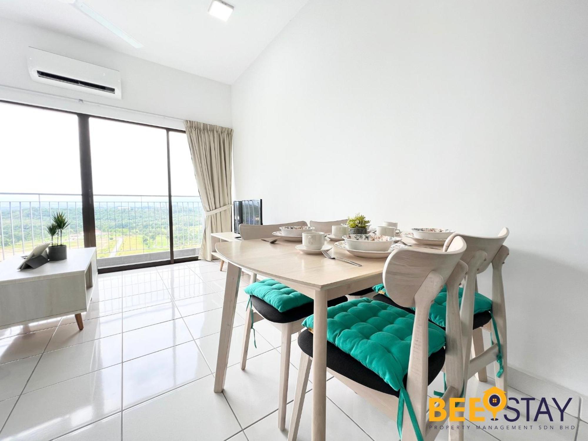 Residensi Lili 10 Mins To Aeon Nilai Shopping Mall Pool View 5pax * Sepang