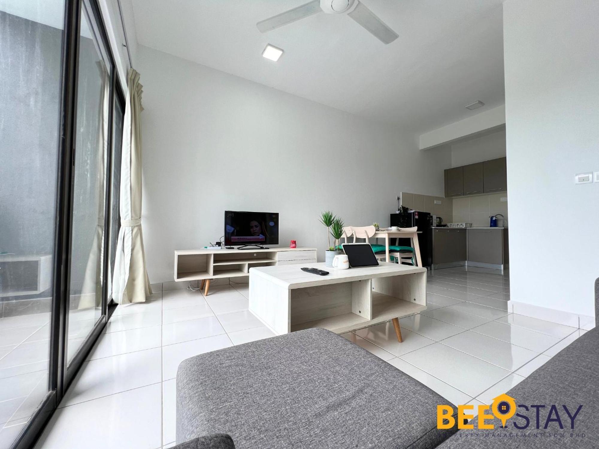 Residensi Lili 10 Mins To Aeon Nilai Shopping Mall Pool View 5pax * Sepang