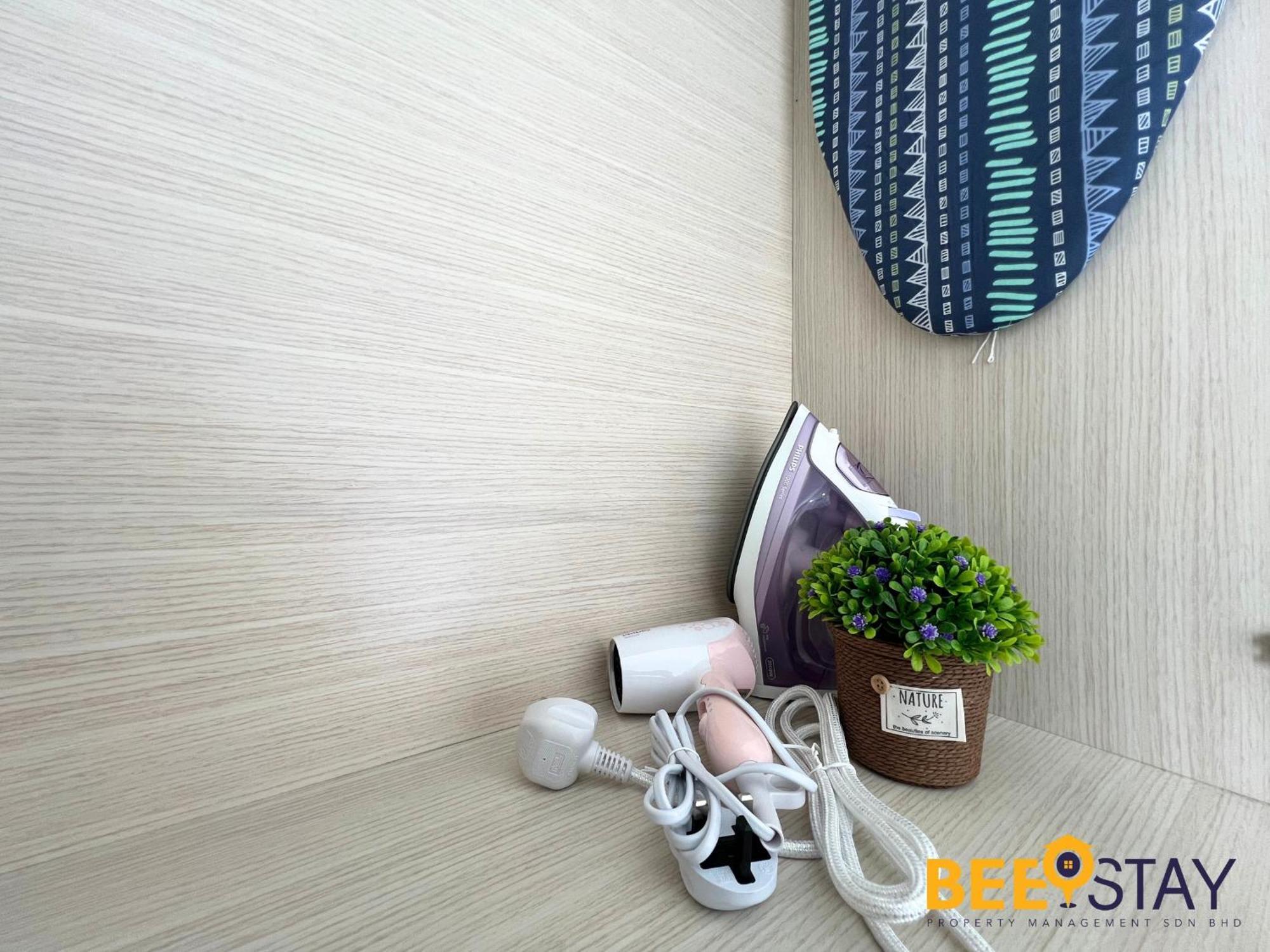 Apartment Residensi Lili 10 Mins To Aeon Nilai Shopping Mall Pool View 5pax Sepang