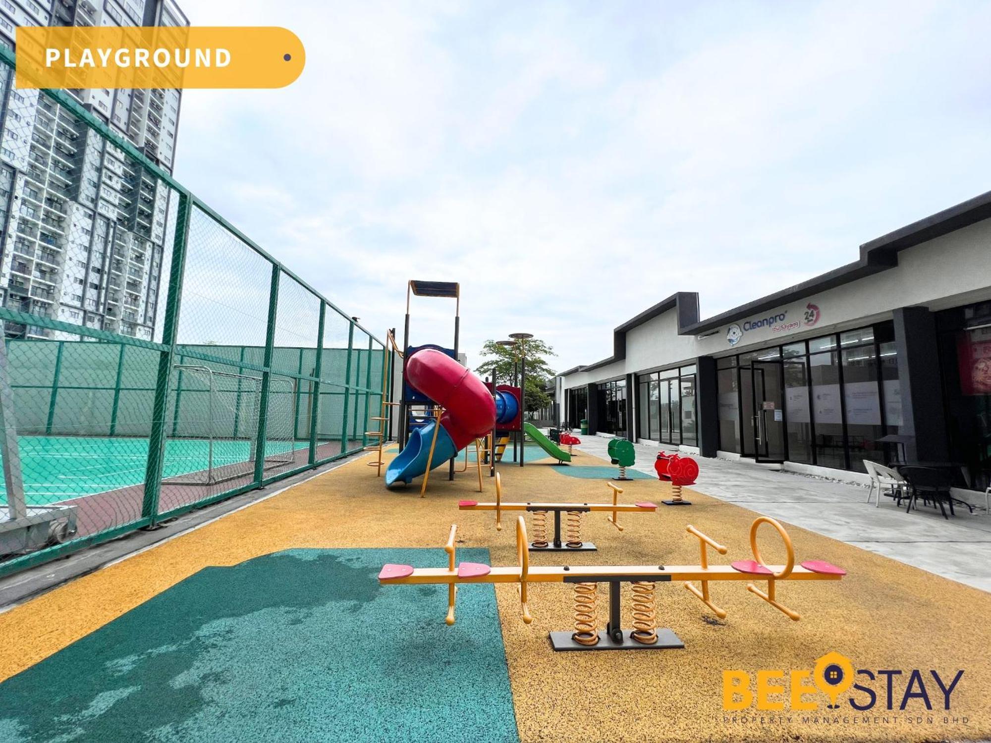 Residensi Lili 10 Mins To Aeon Nilai Shopping Mall Pool View 5pax Apartment Sepang